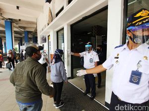 Tirtonadi Solo Berlakukan Tes GeNose untuk Pemudik Tirtonadi Solo Berlakukan Tes GeNose untuk Pemudik
