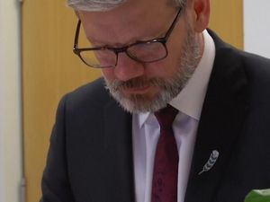 Ketahuan Selingkuh, Menteri Selandia Baru Dipecat