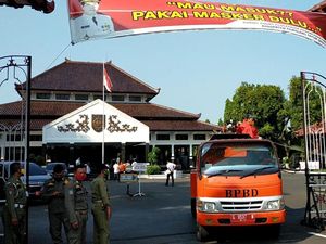 Positif COVID-19, Bupati Pemalang Sempat Temui Para Kades
