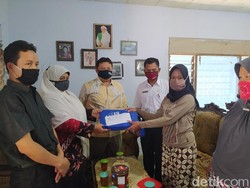 Mahasiswi yang Kuliah Daring di Pinggir Jalan Diganjar Penghargaan