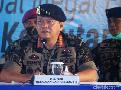 Menteri KKP Berbaret Bintang 4 Jelaskan Penangkapan Kapal Asing