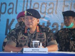 Berantas Maling Ikan, Edhy Prabowo Mau Borong 200 Senapan Pindad