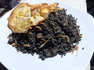 Thole Kitchen : Sedap Mantap Nasgor Pelangi Berbumbu Alami Thole Kitchen : Sedap Mantap Nasgor Pelangi Berbumbu Alami