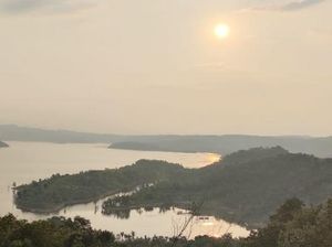 Menikmati Keindahan Sunset di Waduk Jatigede