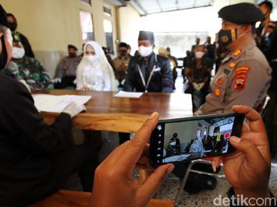 Pasangan Penghuni Bekas Gudang Es Angker di Solo Resmi Nikah