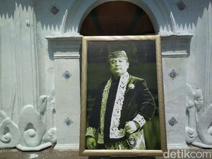 Wafat, Sultan Sepuh Cirebon PRA Arief Natadiningrat Menderita Kanker Usus Wafat, Sultan Sepuh Cirebon PRA Arief Natadiningrat Menderita Kanker Usus