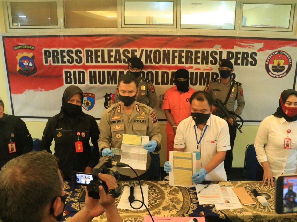 Ngaku Bisa Bantu Mutasi TNI, Warga Pariaman Sumbar Diciduk Polisi Ngaku Bisa Bantu Mutasi TNI, Warga Pariaman Sumbar Diciduk Polisi