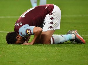 Doa Sujud Syukur seperti Aksi Trezeguet Saat Aston Villa Vs Arsenal