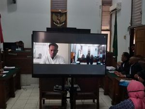 Vicky Prasetyo Tak Kecewa Eksepsinya Ditolak Vicky Prasetyo Tak Kecewa Eksepsinya Ditolak