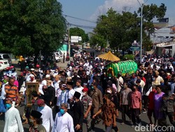 Ridwan Kamil Pimpin Pelepasan Jenazah Pangeran Arief Natadiningrat