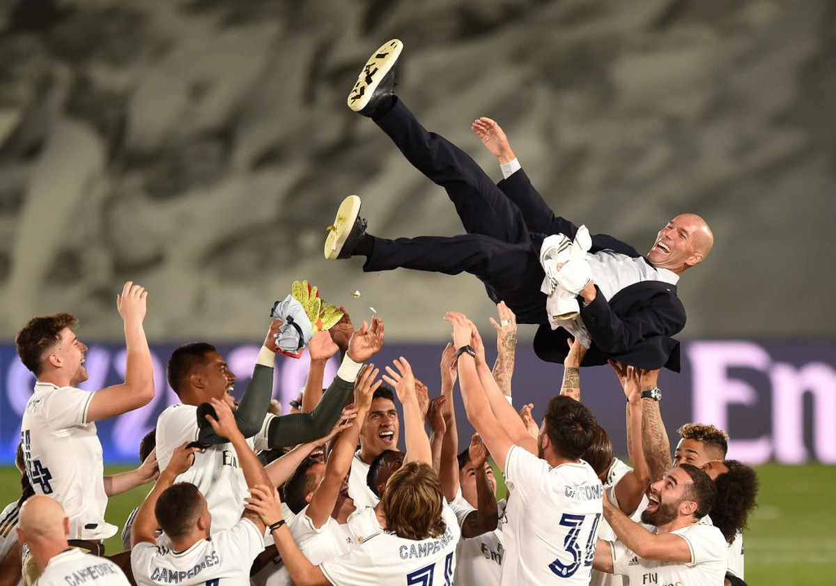 Terpujilah Zinedine Zidane (Getty Images/Denis Doyle)