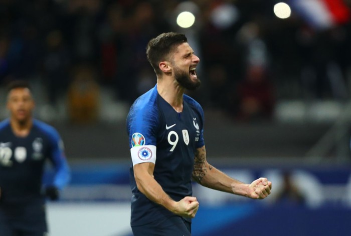 PARIS, FRANCE - NOVEMBER 14: Olivier Giroud of France celebrates after scoring his teams second goal during the UEFA Euro 2020 Qualifier between France and Moldova on November 14, 2019 in Paris, France. (Photo by Dean Mouhtaropoulos/Getty Images)