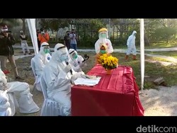 Potret Akad Nikah Pasien Positif COVID-19 di Pacitan