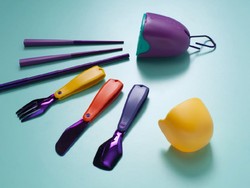 Unik! Peralatan Makan Ini Terbuat dari CD Daur Ulang