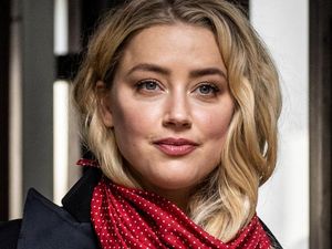 Amber Heard Dipecat dari Aquaman 2 Amber Heard Dipecat dari Aquaman 2