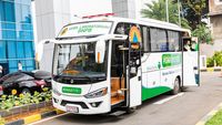 Bantuan Mobil Lab PCR untuk Penanganan COVID-19