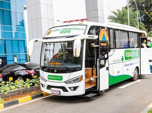 Bantuan Mobil Lab PCR untuk Penanganan COVID-19