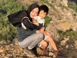 Viral Kisah Suami Tinggalkan Anak - Istri Demi Traveling Keliling Indonesia
