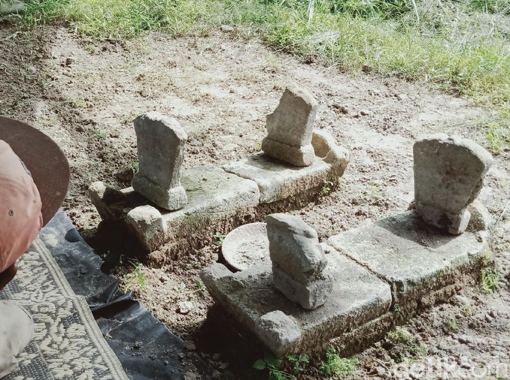 Ada 2 Nisan Batu Kuno Misterius di Tengah Sawah Klaten, Makam Siapa?