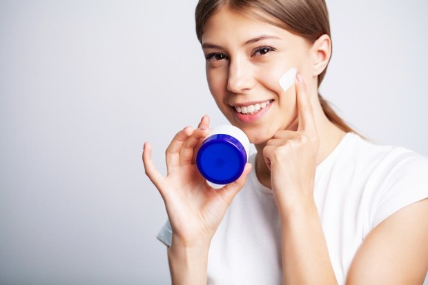 pilih produk menghidrasi kulit