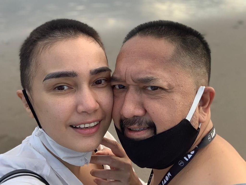 Idap Kanker Ovarium, Feby Febiola Ucap Kalimat Menyentuh ke Franky Sihombing Idap Kanker Ovarium, Feby Febiola Ucap Kalimat Menyentuh ke Franky Sihombing