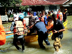 Gubernur Sulsel Nilai Alih Fungsi Lahan Jadi Sebab Banjir Tahunan di Wajo