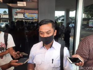 Tetangga yang Tusuk Pengacara di Bekasi Jadi Tersangka Tetangga yang Tusuk Pengacara di Bekasi Jadi Tersangka