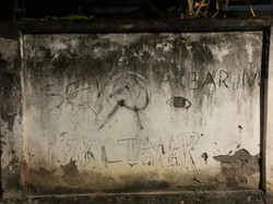 Polisi Selidiki Logo Palu Arit di Tembok Sekolah Bone yang Viral