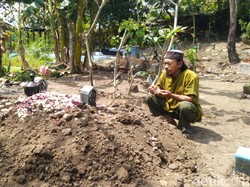 Jenazah Napiter Nusakambangan Subur Abu Mujahid Dimakamkan di Semarang
