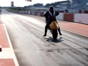 Hayabusa Listrik Ini Lebih Ngebut dari Bugatti! Hayabusa Listrik Ini Lebih Ngebut dari Bugatti!
