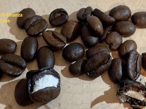 Cerita Polisi Italia Temukan Narkoba Bentuk Biji Kopi