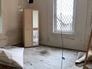 Transformasi Pabrik Ganja yang Sukses Direnovasi Jadi Rumah untuk Keluarga