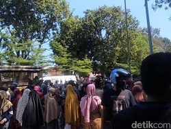 Power of Emak-emak! Tolak Tambang Pasir Rusak Habitat Ikan