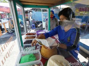 Viral Klepon Tidak Islami, Pedagang Klepon di Solo Diserbu Pembeli Viral Klepon Tidak Islami, Pedagang Klepon di Solo Diserbu Pembeli