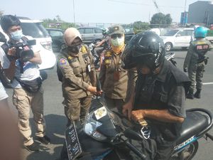 Warga Tak Bermasker Kena Denda Jaminkan Anak, Ini Kata Kasatpol PP Depok Warga Tak Bermasker Kena Denda Jaminkan Anak, Ini Kata Kasatpol PP Depok
