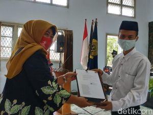 Lapas Anak Blitar Beri Remisi untuk 31 Anak Binaan di Hari Anak Nasional Lapas Anak Blitar Beri Remisi untuk 31 Anak Binaan di Hari Anak Nasional