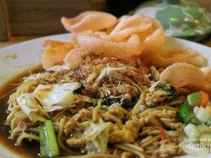Menemukan Mie Nyemek Tebaik di Purwokerto, Gurih dan Seger!