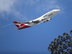 Lockdown di Sydney Berkepanjangan, Qantas Liburkan 2.500 Staf