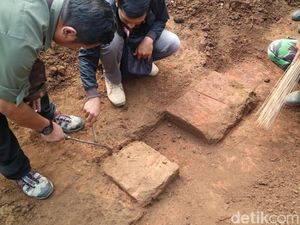 Struktur Batu Bata Kuno Diduga Era Mpu Sindok Ditemukan di Malang Struktur Batu Bata Kuno Diduga Era Mpu Sindok Ditemukan di Malang
