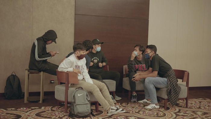 Sebagian pemain Timnas Indonesia dan Timnas U-19 sudah tiba di Jakarta, Kamis (23/7/2020). Mereka langsung menjalani rapid test sebagai langkah awal.