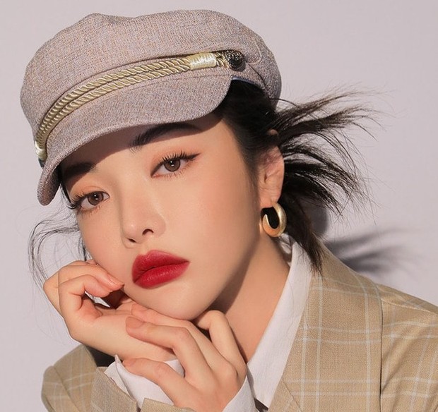 Ilustrasi Lipstik Merah/instagram.com/3ce_official/ Fokus pada makeup bibir agar tidak lebay