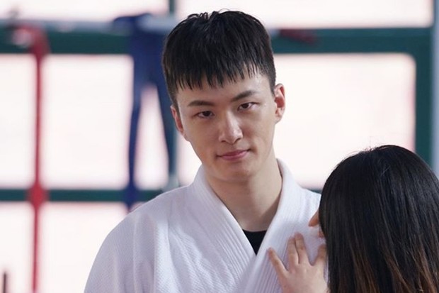 Foto: potret ganteng aktor Korea Shin Seung Ho