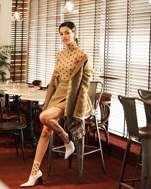 Susan Sameh berbalut busana nuansa coklat