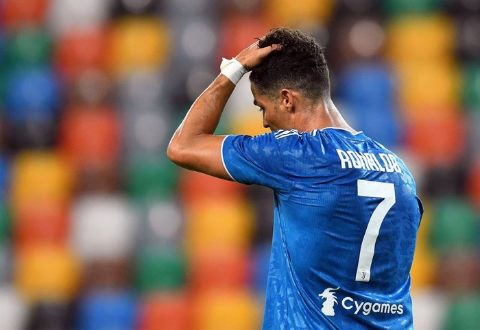 UDINE, ITALY - JULY 23:  Cristiano Ronaldo of Juventus shows his dejection during the Serie A match between Udinese Calcio and Juventus at Stadio Friuli on July 23, 2020 in Udine, Italy. (Photo by Alessandro Sabattini/Getty Images)