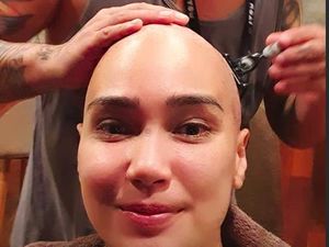Feby Febiola Gundul, Tak Membuat Cantiknya Berkurang Feby Febiola Gundul, Tak Membuat Cantiknya Berkurang