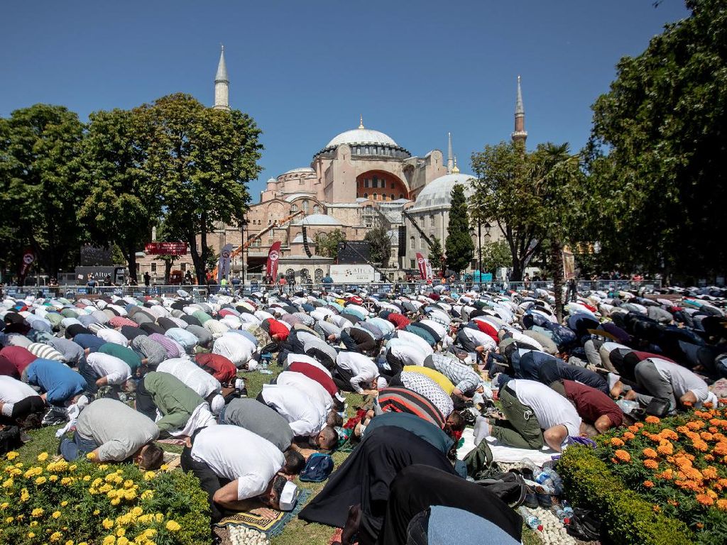 Hubungan Turki-Yunani Memanas Gegara Hagia Sophia Jadi Masjid