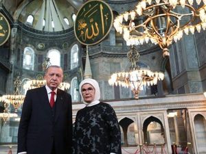 Salat Jumat Pertama Setelah 86 Tahun di Hagia Sophia, Paus Fransiskus Diundang Salat Jumat Pertama Setelah 86 Tahun di Hagia Sophia, Paus Fransiskus Diundang