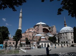 Sholat Jumat di Hagia Sophia: Dihadiri 1.000 Jamaah dan Erdogan