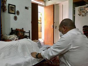 Ibunda Ketua DPD RI La Nyalla Mattalitti Wafat