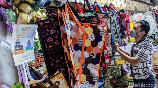 Saatnya Tinggalkan kantong Kresek Demi Selamatkan Lingkungan